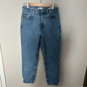 Women's Zara Medium Wash No Distressing Tapered Straight Leg Jean Size 6
